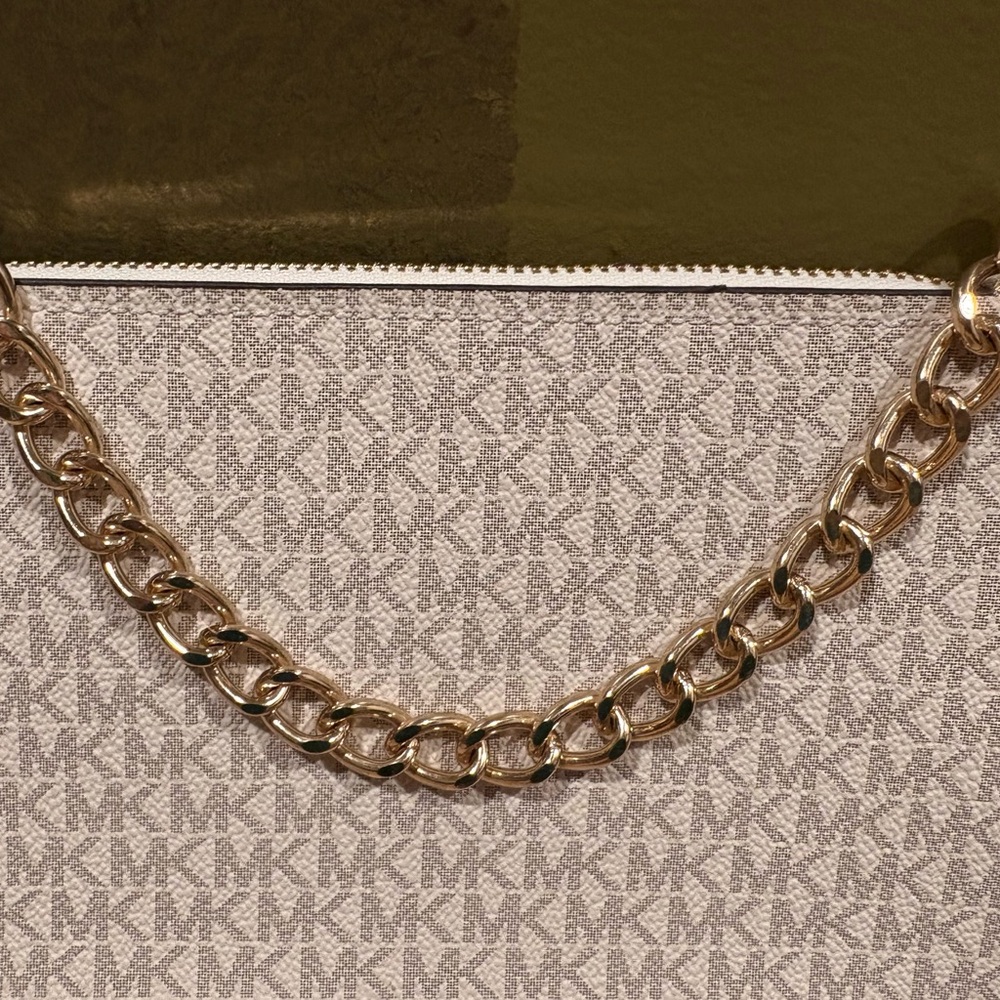 Michael Kors Vanilla signature Belt Bag - Picture 3 of 5